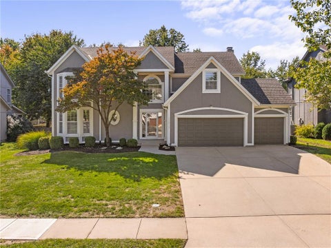 Photo of 11923 W 131ST Terrace, Overland Park, KS 66213 (MLS # 2645514)