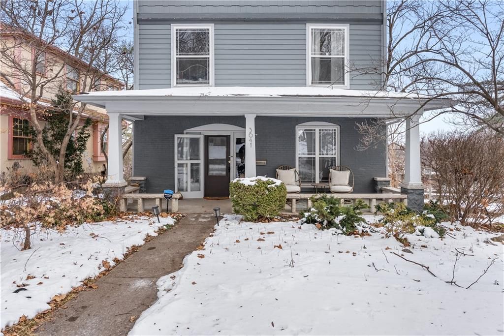 Photo of 3641 Bell Street, Kansas City, MO 64111 (MLS # 2598070)