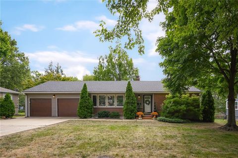 3305 W 71st Street Prairie Village KS 66208
