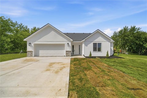 Photo of 7847 Seneca Lake Road, Ozawkie, KS 66070 (MLS # 2627071)