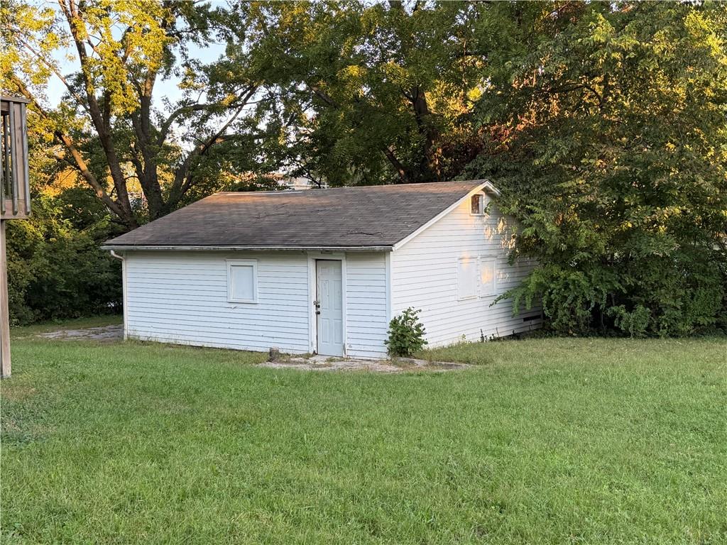 1700 W Walnut Street