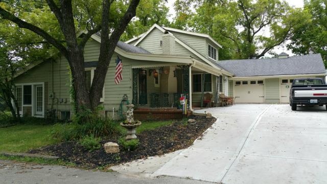 Photo 1 of 10 — 168 Anchor Drive, Lake Tapawingo, MO 64015