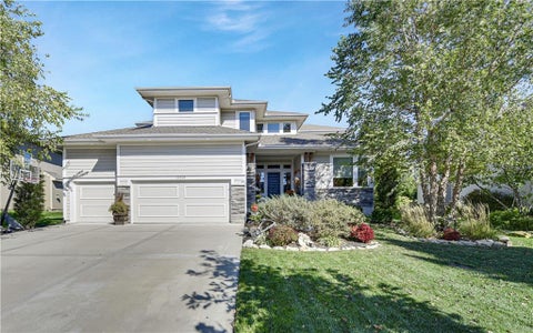 Photo of 11510 W 157th Terrace, Overland Park, KS 66221 (MLS # 2626855)