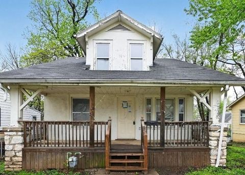 Photo of 121 N ASH Avenue, Independence, MO 64053 (MLS # 2616830)