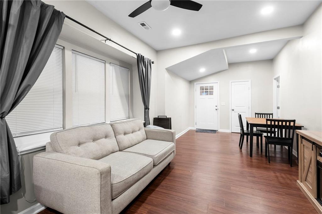 1120 Splitlog Avenue