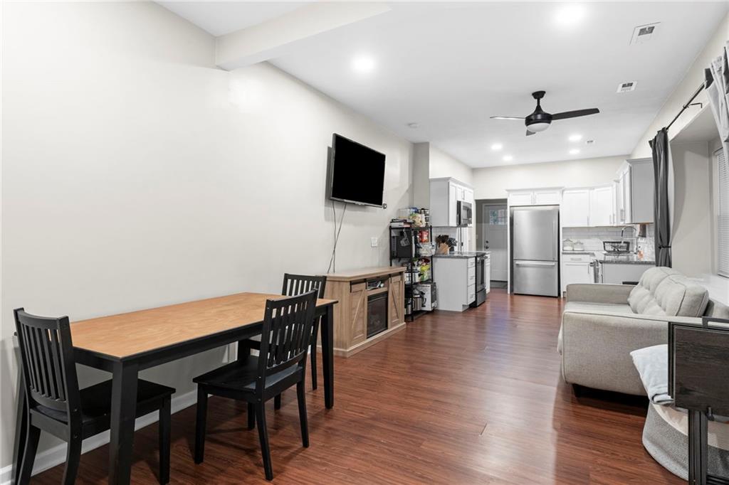 1120 Splitlog Avenue