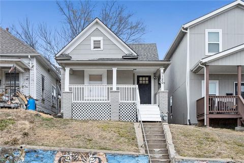 1120 Splitlog Avenue Kansas City KS 66102