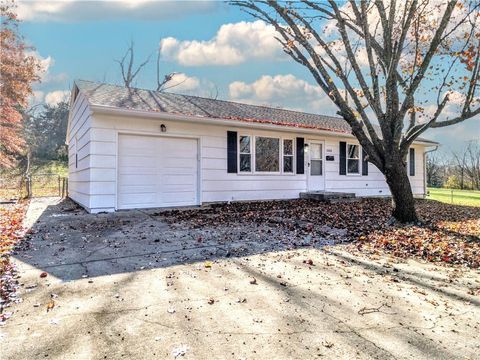 Photo of 1000 Stafford Drive, Pleasant Hill, MO 64080 (MLS # 2589063)