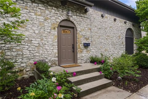 12424 VALLEY BROOK Drive Grandview MO 64030