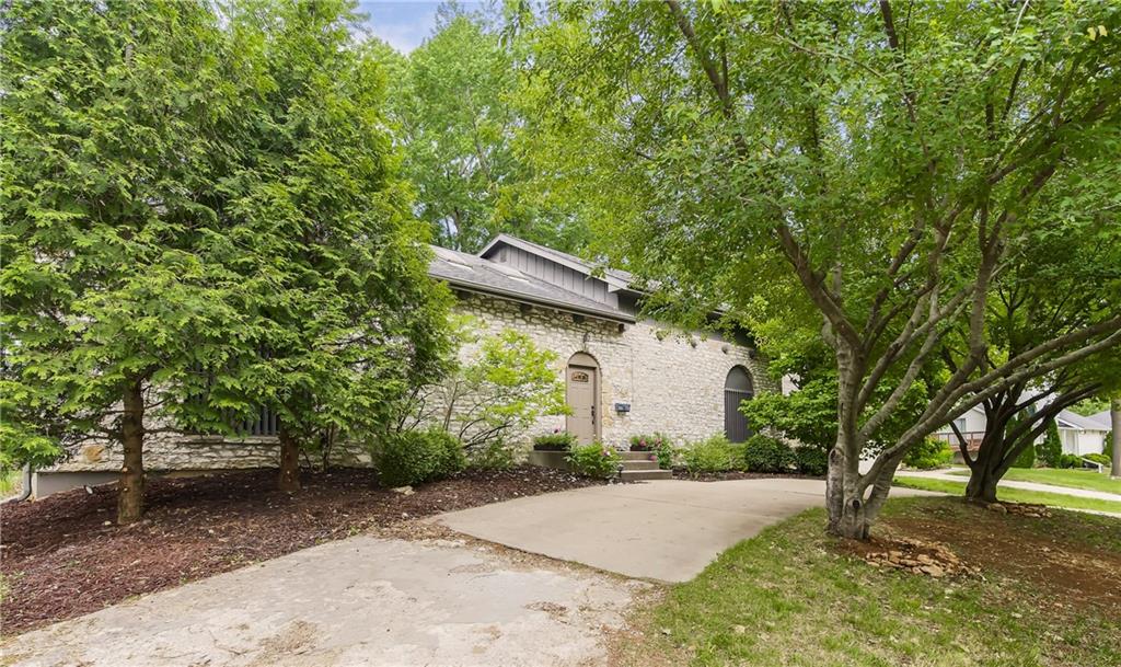 12424 VALLEY BROOK Drive