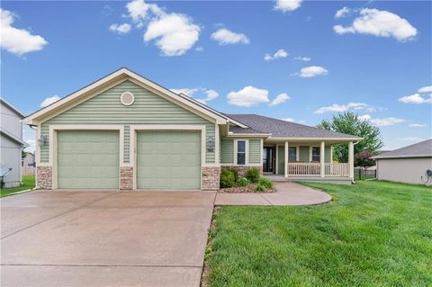 Photo of 910 Timberline Drive, Cameron, MO 64429 (MLS # 2618247)