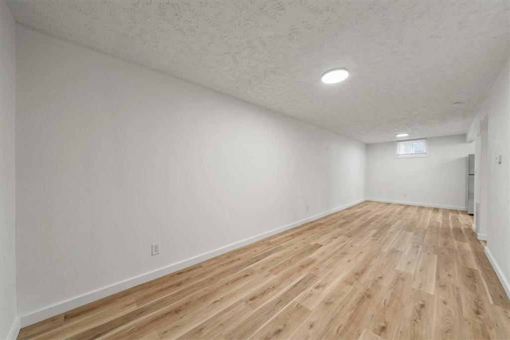 2201 Twin Oaks Drive