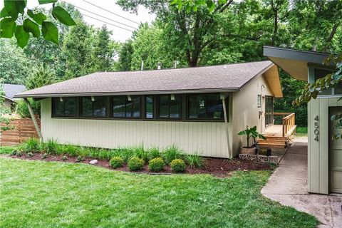 4504 W 78th Street Prairie Village KS 66208