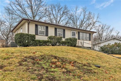 Tiny photo for 819 S Main Street, Liberty, MO 64068 (MLS # 2605570)