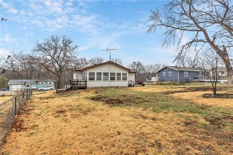 Tiny photo for 819 S Main Street, Liberty, MO 64068 (MLS # 2605570)