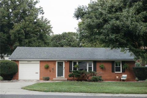Photo of 6937 Walmer Street, Overland Park, KS 66204 (MLS # 2642035)