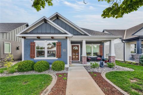 Photo of 8125 N Farley Avenue, Kansas City, MO 64158 (MLS # 2617816)