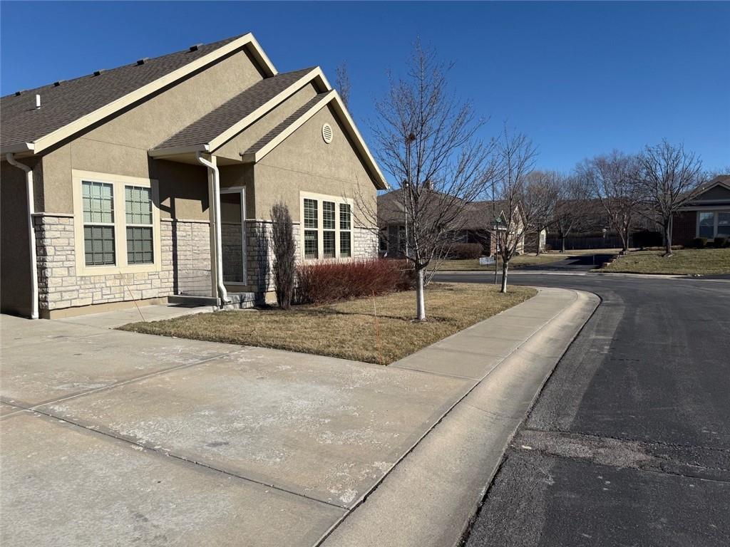 15581 S Hillside Street 4101