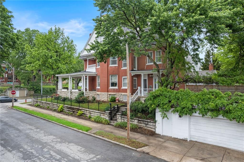 415 Benton Boulevard