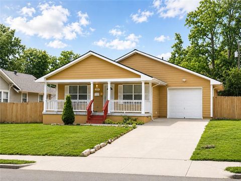 Photo of 224 N 13th Street, Kansas City, KS 66102 (MLS # 2629350)