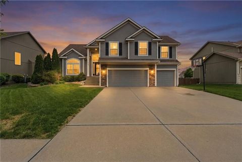 Photo of 8105 NE 102nd Street, Kansas City, MO 64157 (MLS # 2613083)
