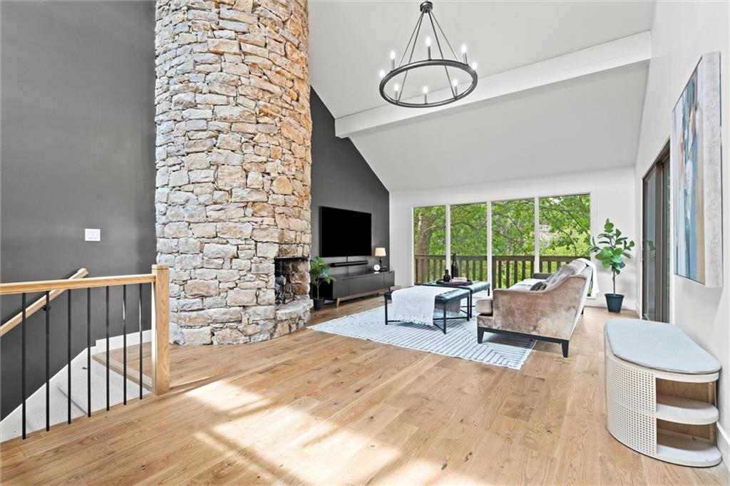 224 NW Locust Street