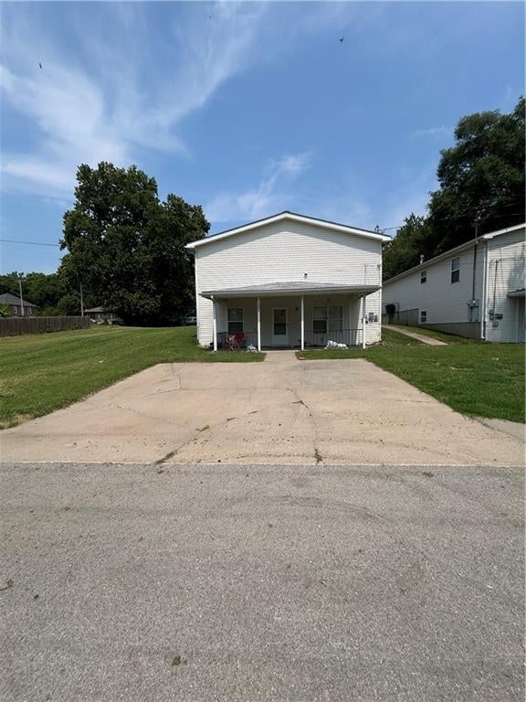 727 A & B Kiowa Street