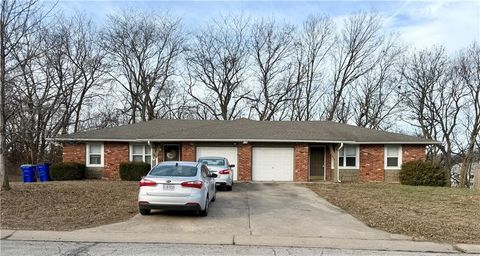 400 A-B NE WESTWIND Drive Lee's Summit MO 64086