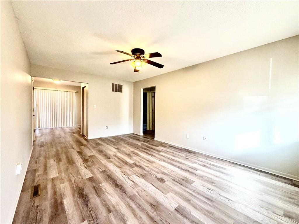 400 A-B NE WESTWIND Drive