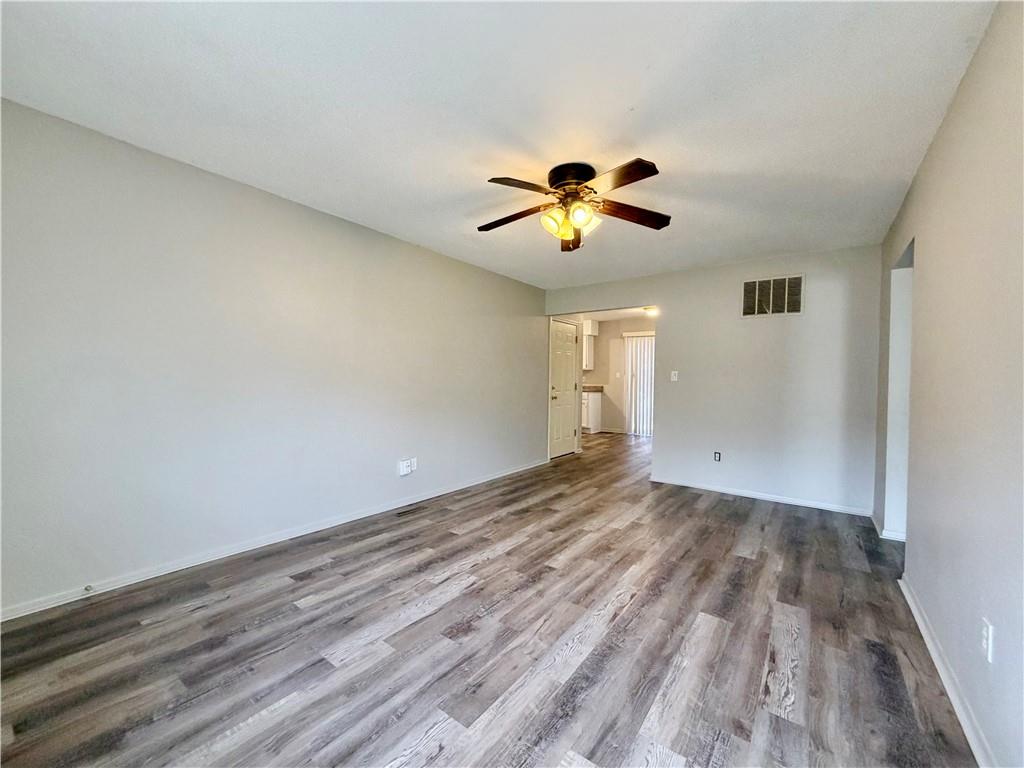 400 A-B NE WESTWIND Drive