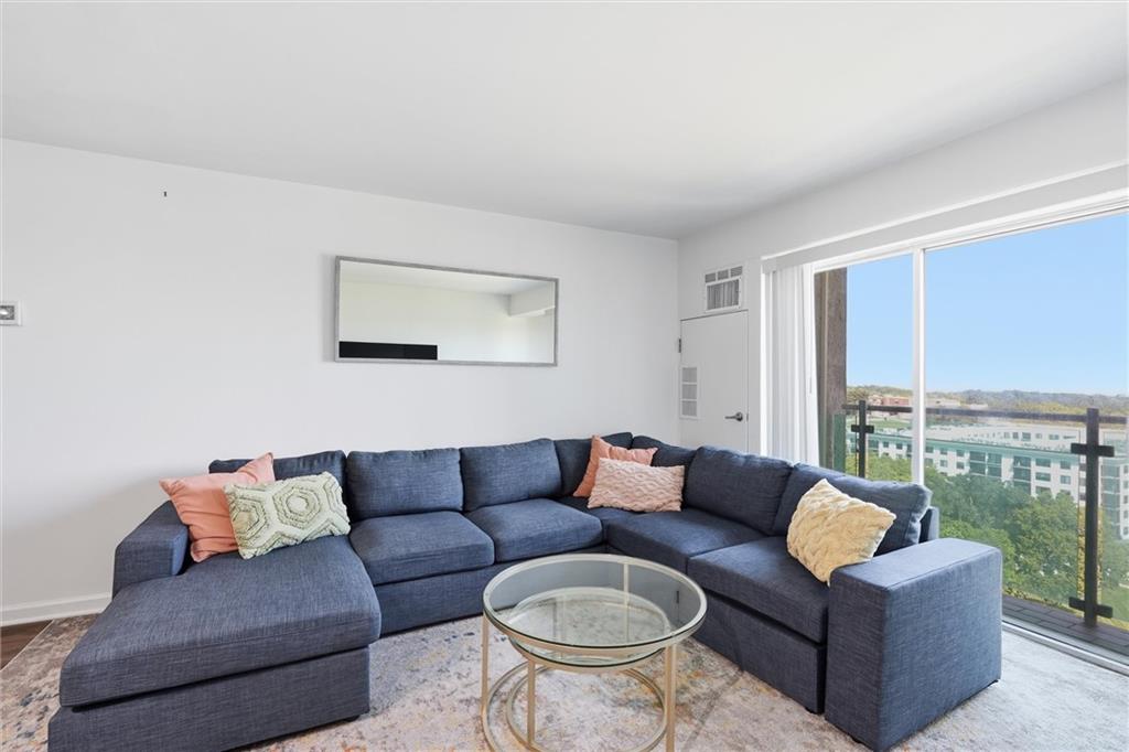 3838 Rainbow Boulevard 911