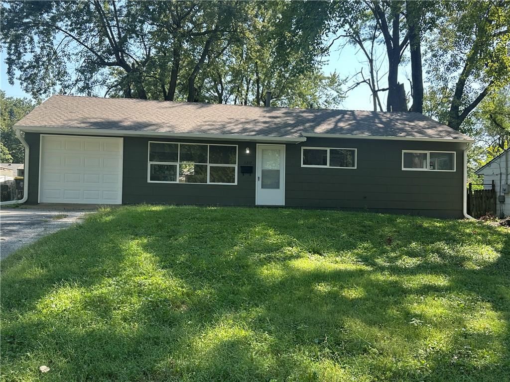 Photo of 11217 Bristol Terrace, Kansas City, MO 64134 (MLS # 2643233)