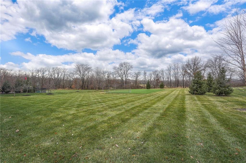 10502 N Willow Avenue