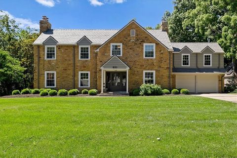 835 W 53rd Terrace Kansas City MO 64112