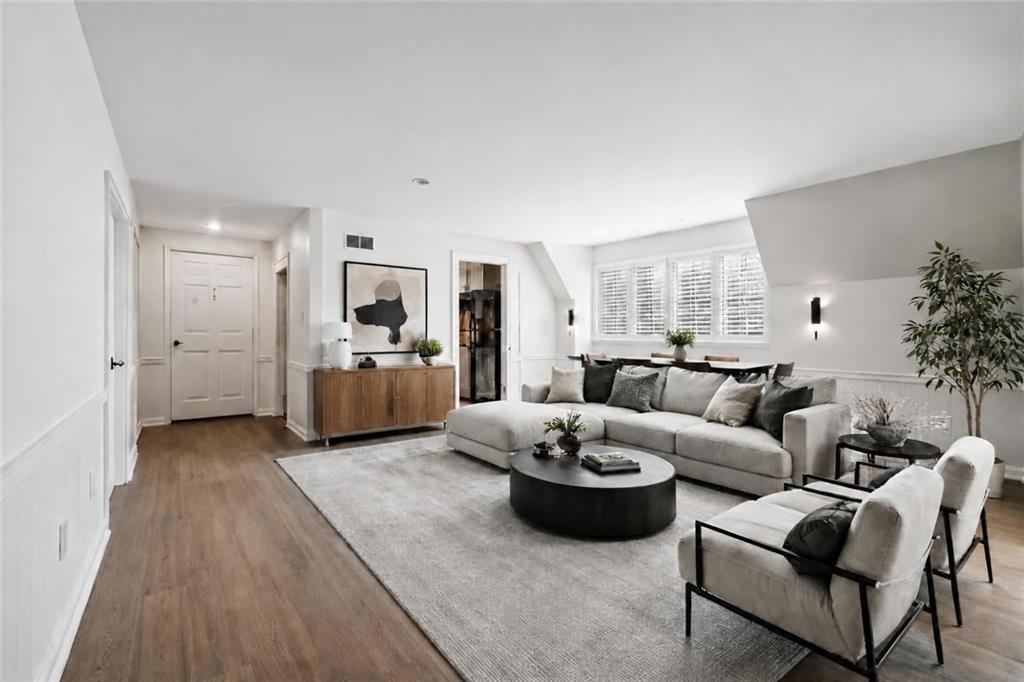 8361 SOMERSET Drive 303