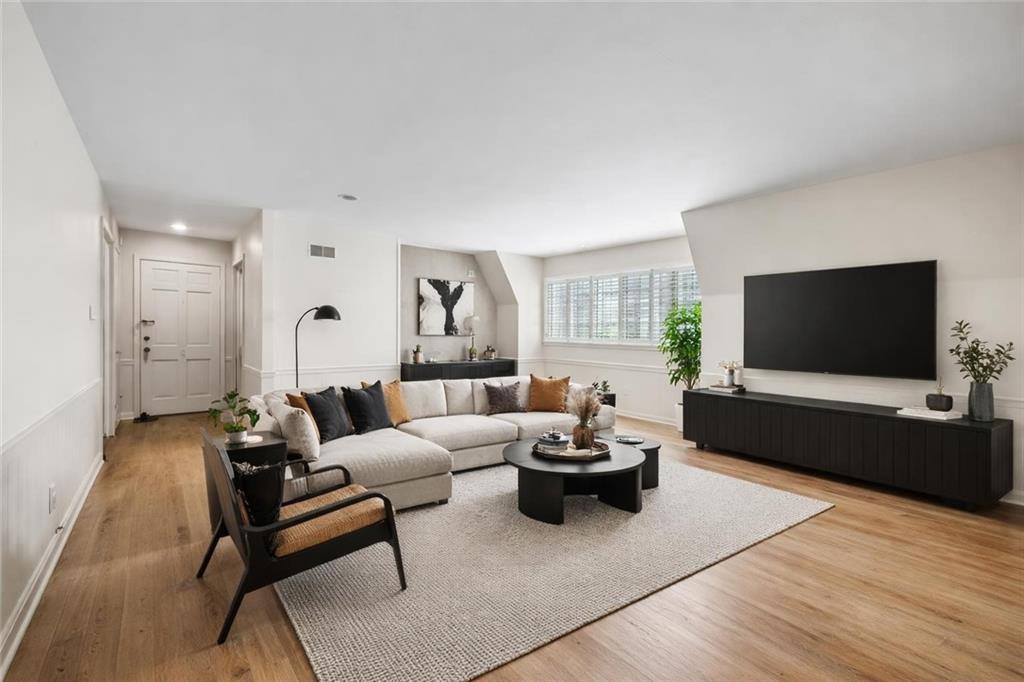 8361 SOMERSET Drive 303