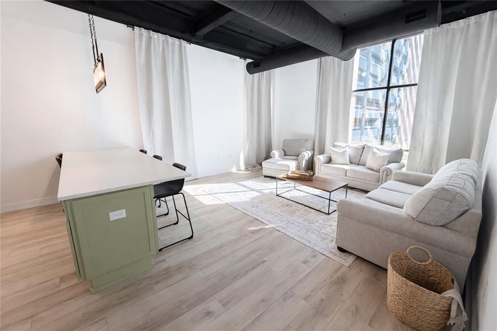 1101 Walnut Street 201