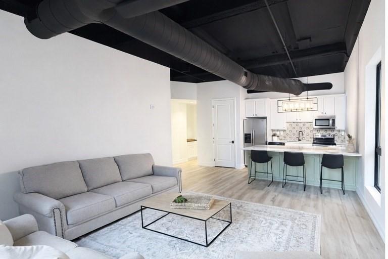 1101 Walnut Street 201