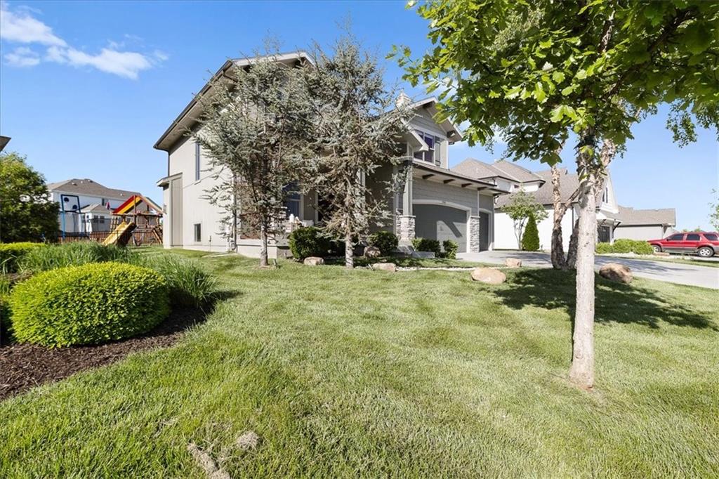 15945 W 165th Street