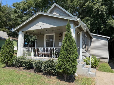 Photo of 4826 E 6th Street, Kansas City, MO 64124 (MLS # 2638904)
