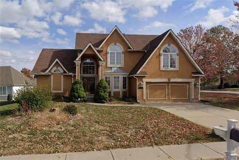 6201 N KENSINGTON Court Kansas City MO 64119