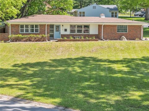 718 E Red Road Independence MO 64055