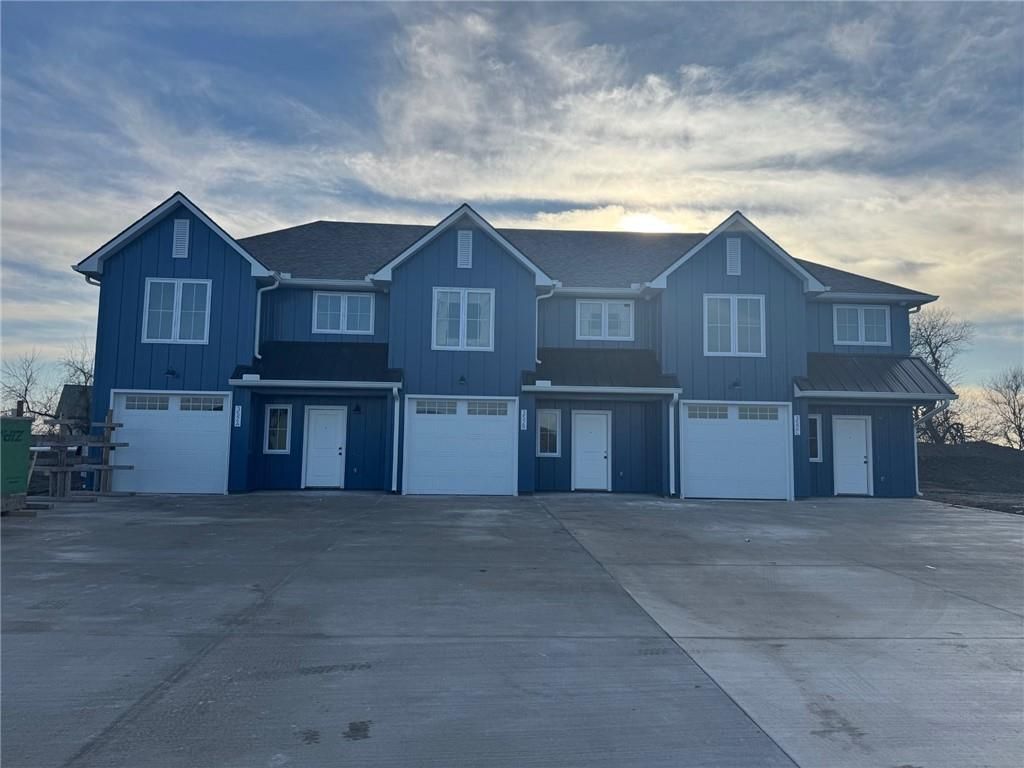 Photo of 352 SE 85 Road, Warrensburg, MO 64093 (MLS # 2592605)