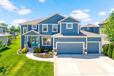 Photo of 16972 S Hunter Street, Olathe, KS 66062 (MLS # 2618245)