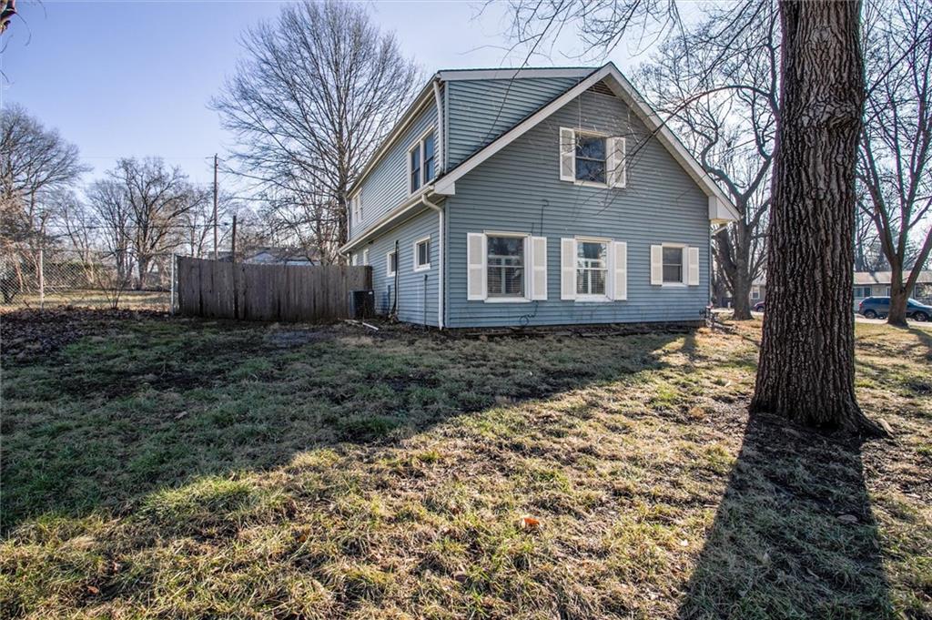 1705 SW Mcathur Street