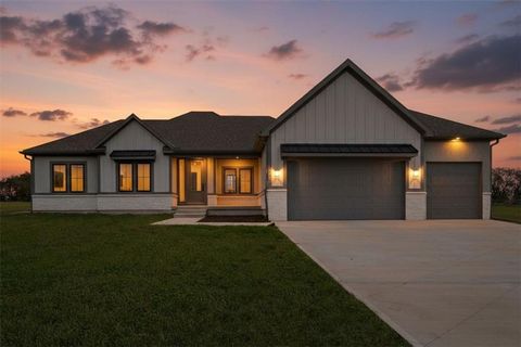13511 Woodland Ranch Drive Lee's Summit MO 64086