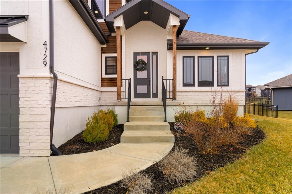 4729 NE Jamestown Drive