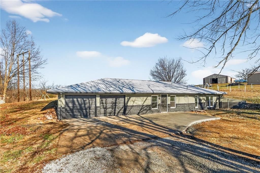 Photo of 28200 NE 160th Street, Excelsior Springs, MO 64024 (MLS # 2596887)