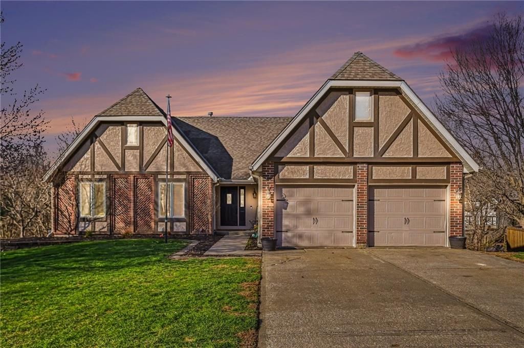 Photo of 1404 Colony Drive, Kearney, MO 64060 (MLS # 2607902)