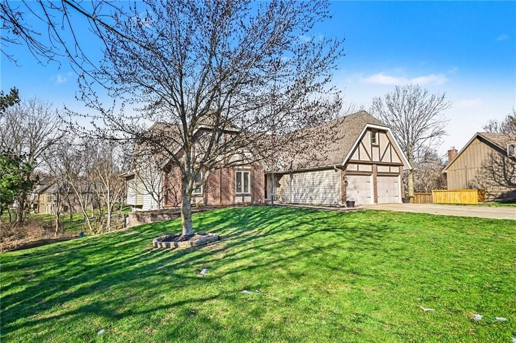 Photo of 1404 Colony Drive, Kearney, MO 64060 (MLS # 2607902)